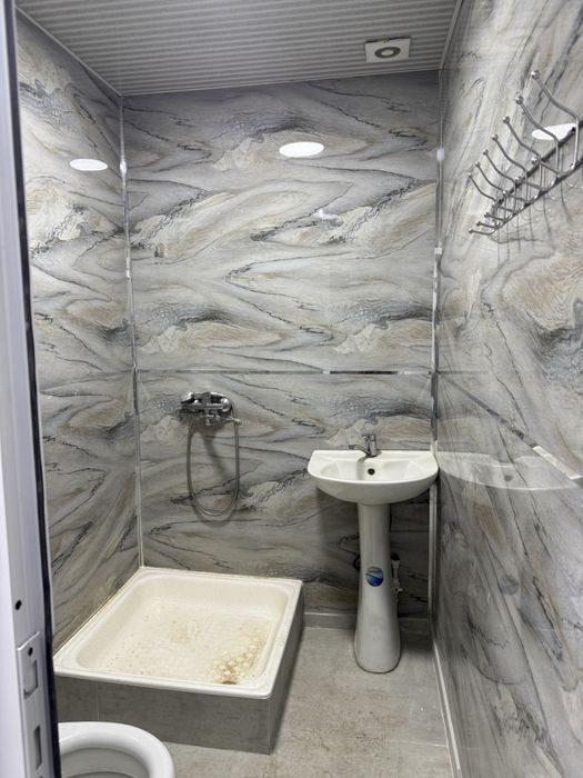 Uy sotiladi 2 sotik  Onqorgonda remontlari tayyor holati ideal