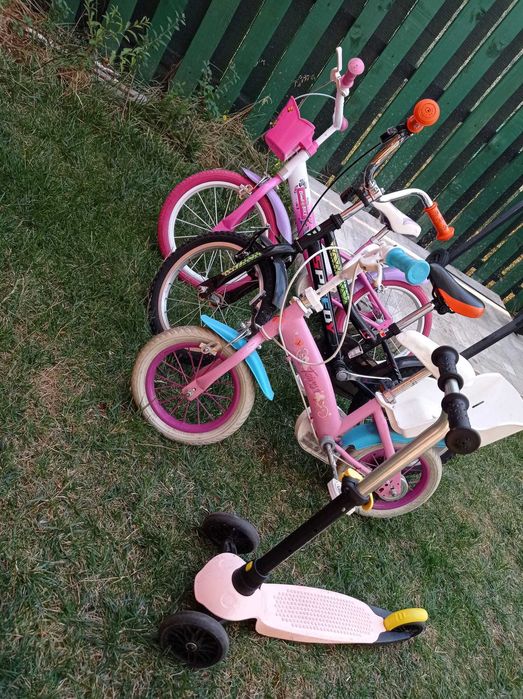 2 biciclete de copii si o trotineta