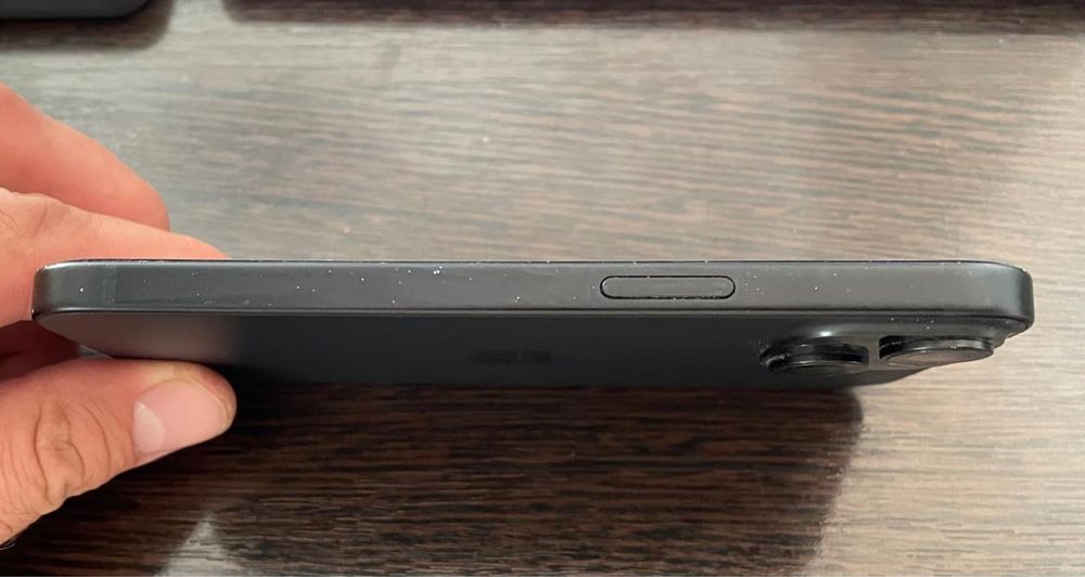 Продам Iphone 15 128