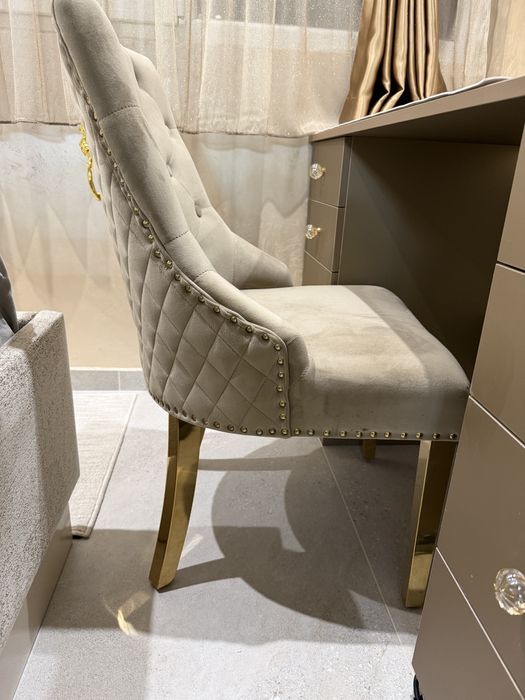 Луксозен бежов стол – модел King & Queen Premium