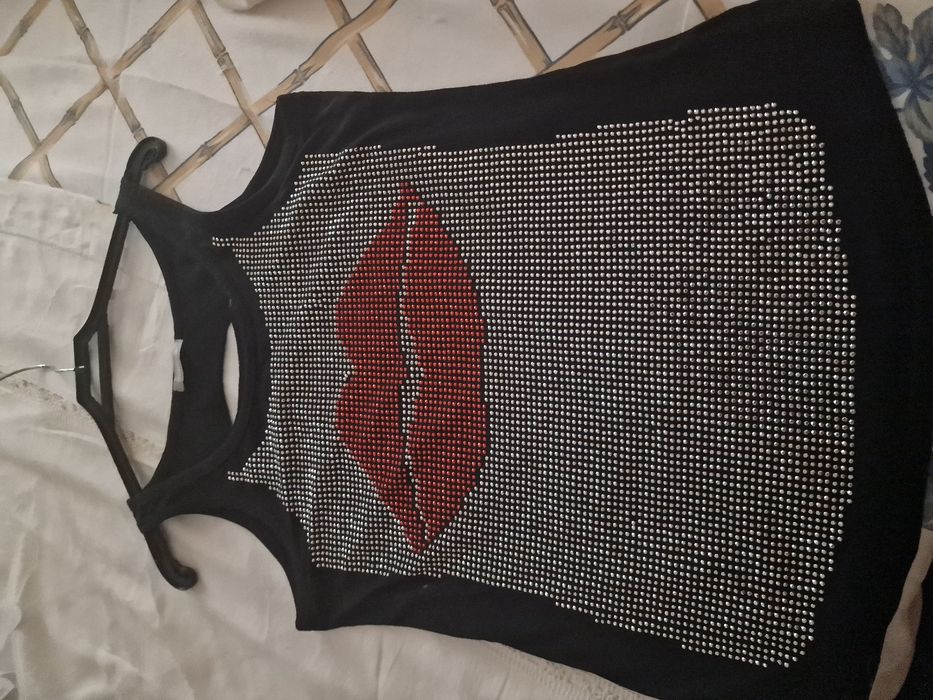 Bluză damă top în stare foarte bună măsura umeri 42 lg 62 cm