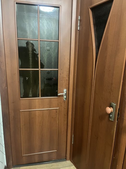 Продам б/у дверь