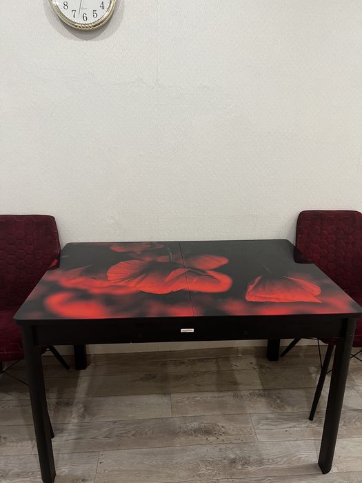 Продам стол кухоный