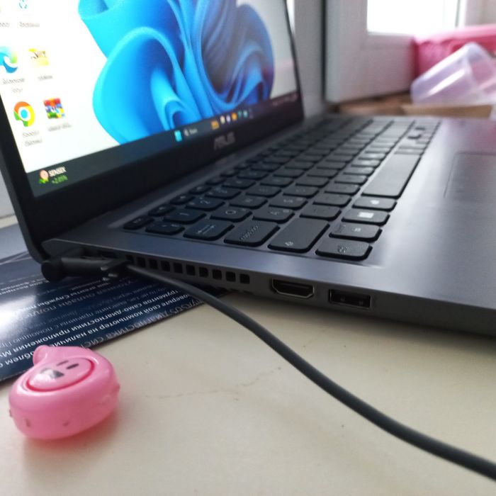 Ноутбук Asus в идеальном состоянии