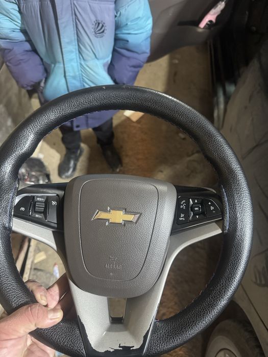 Кобалт рул сотилади