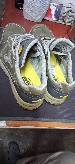 Bocanci  lucru   Diadora