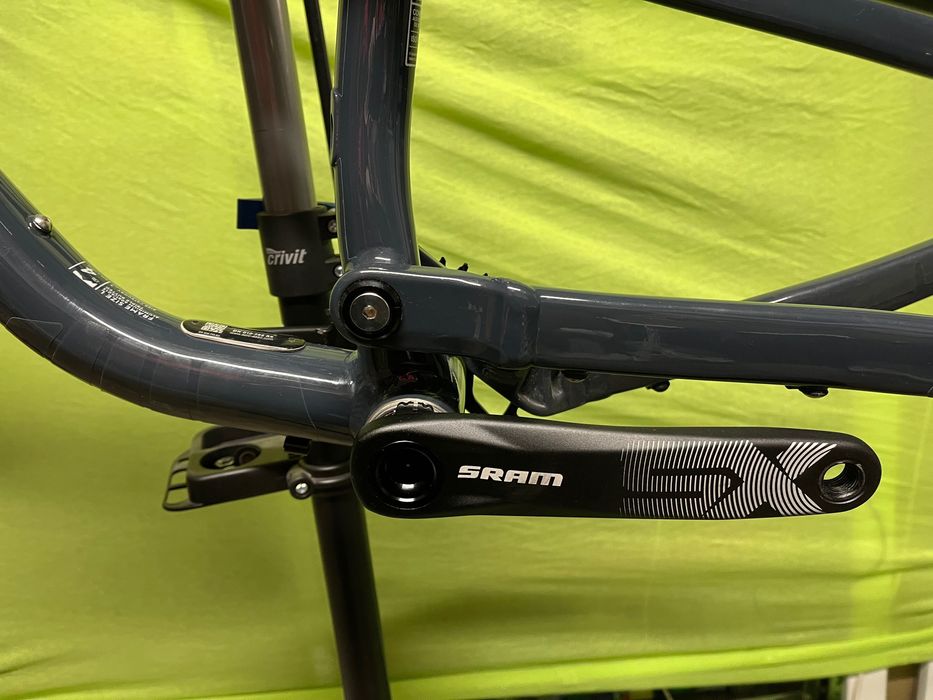 Алуминиева рамка за колело 29" / 27.5" Размер L заедно с шок