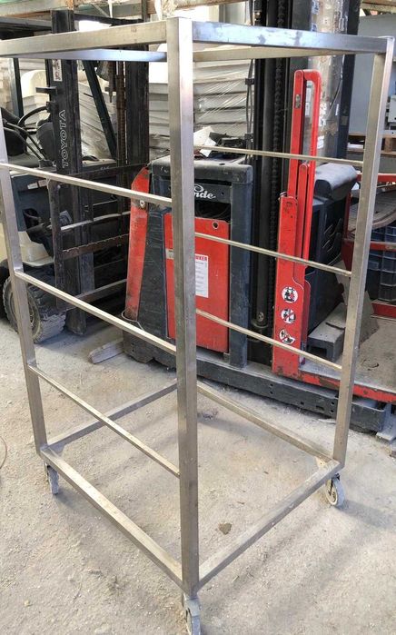 Cărucioare pentru agățat  mezeluri, sunca, produse din carne