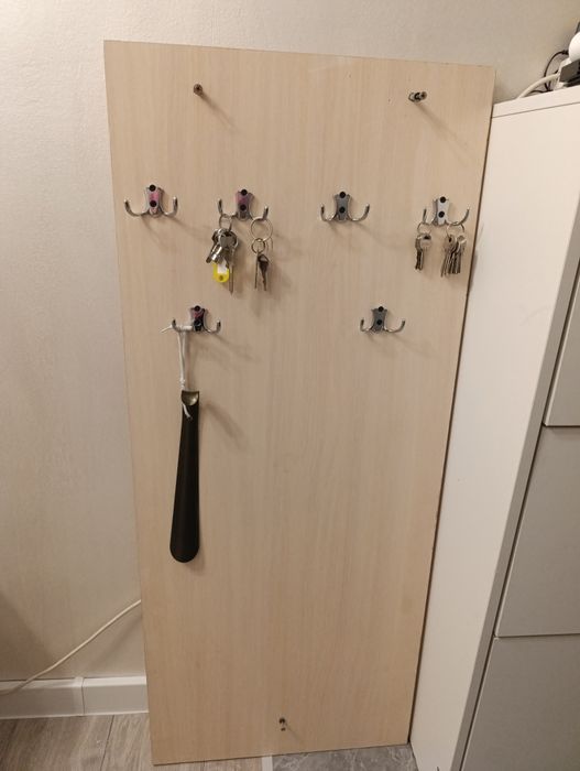 Вешелка для прихожей