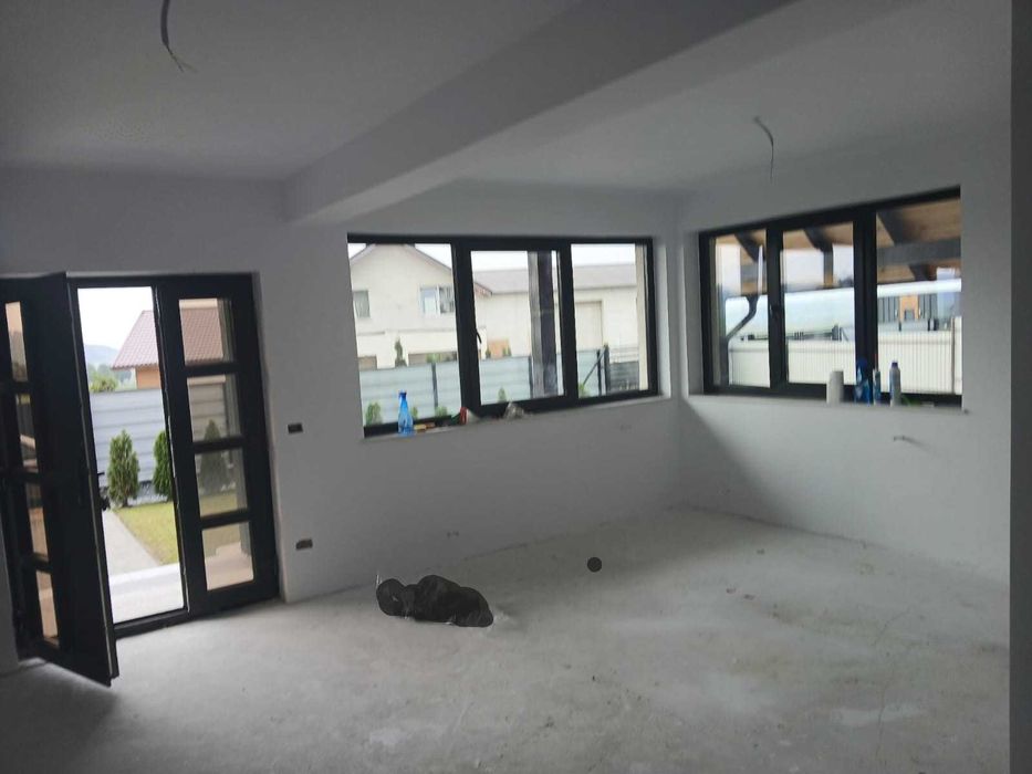 Duplex SUCEAVA (M. Dragomirna mutare imediat REDUCERE LA CASH=850e/mp)
