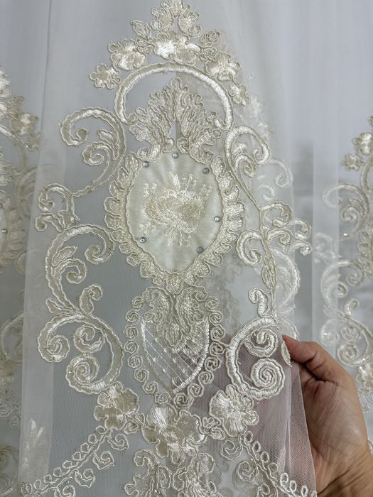 продам тюль  в гостиную или в спальную