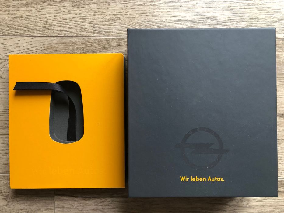 Vand cataloage originle Opel 20 buc in lb romana