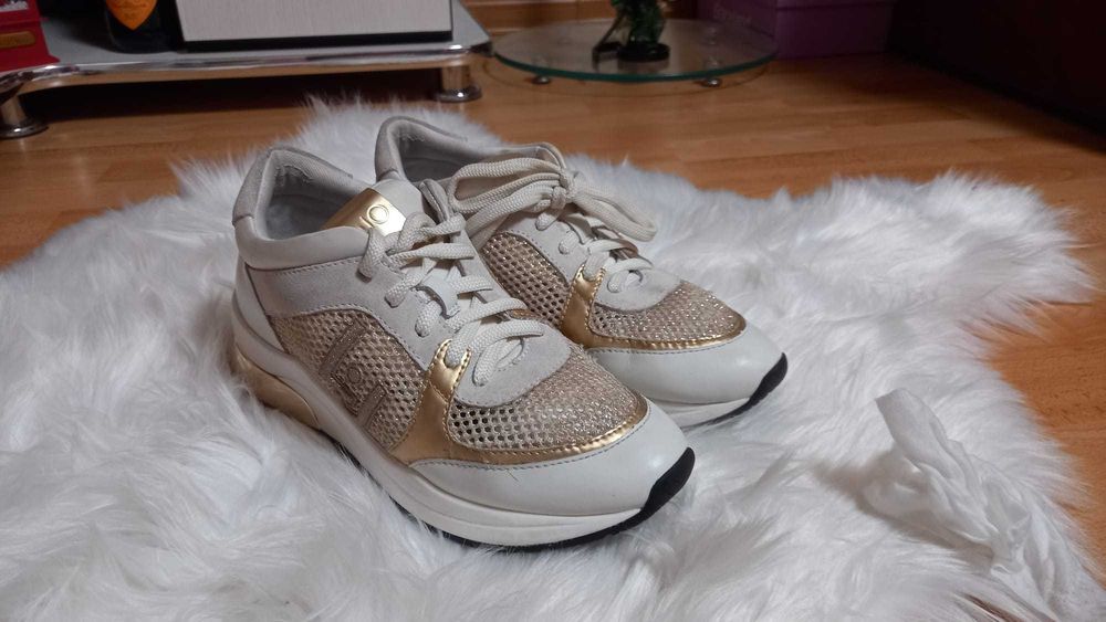 Adidasi plasa Liu Jo