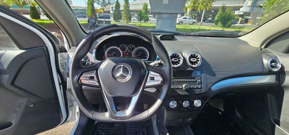 Nexia 3 белый с метаном