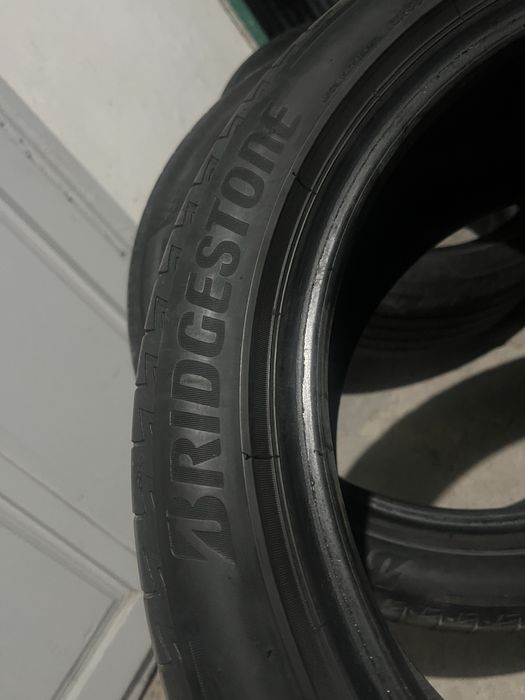 235/45r18 bridgestoun