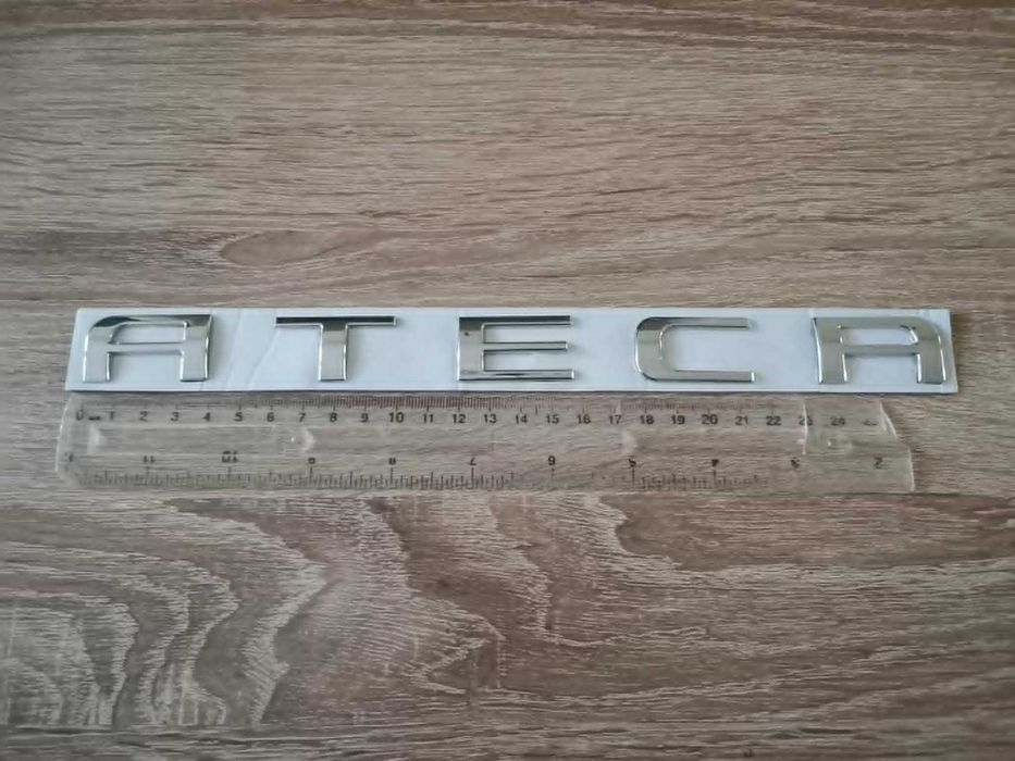сребрист надпис Seat Ateca стар стил