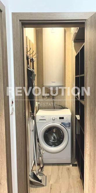 Дава се под наем Двустаен апартамент в Варна, Център - 60 кв.м за 648.21 € - Снимка #5