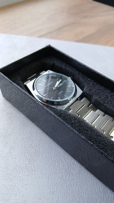 Универсальные часы Silver Black