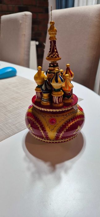 Cutie muzicală lemn, pictată manual – model Catedrala Sf. Vasile