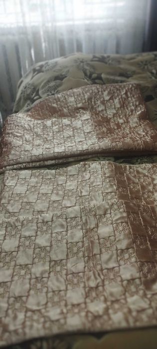 Продам покрывало для кровати