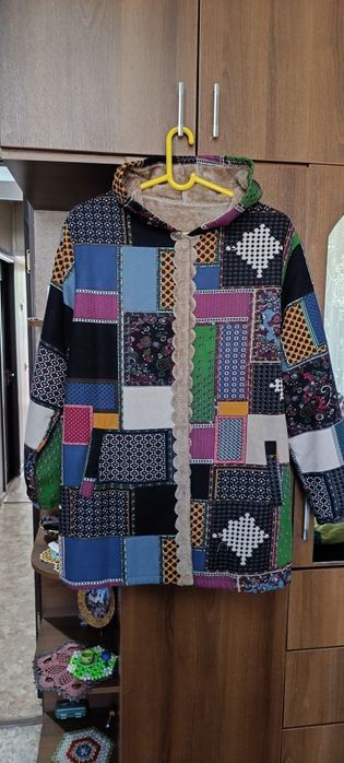 Продам куртку и кофты