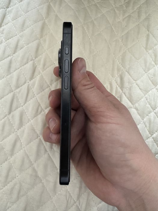 Продаю айфон 15 про