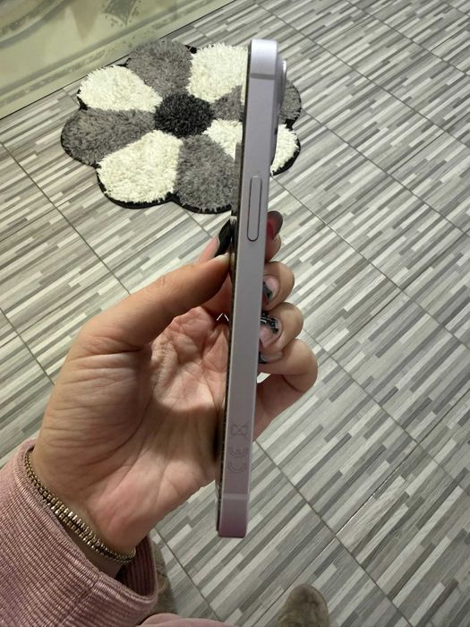 iPhone 14 128GB, 81% baterie