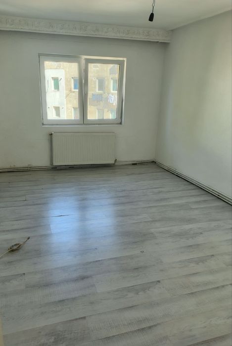 Vând apartament 3 camere