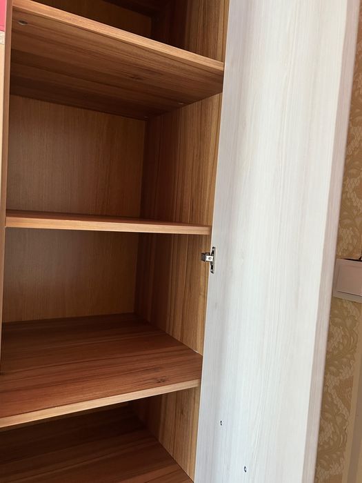 Спальный кровать и шифоньер