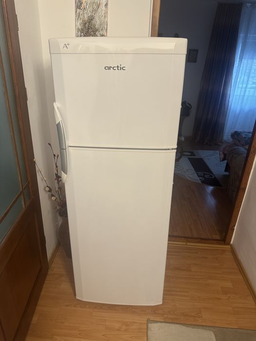 Frigider Arctic negociabil