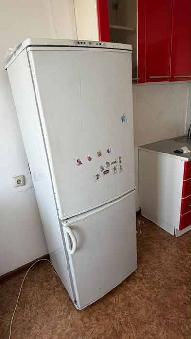 Холодильник сатылады