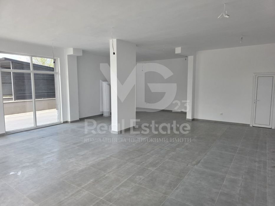 Дава се под наем Магазин в Пловдив, Гагарин - 100 кв.м за 1136.79 € - Снимка #1