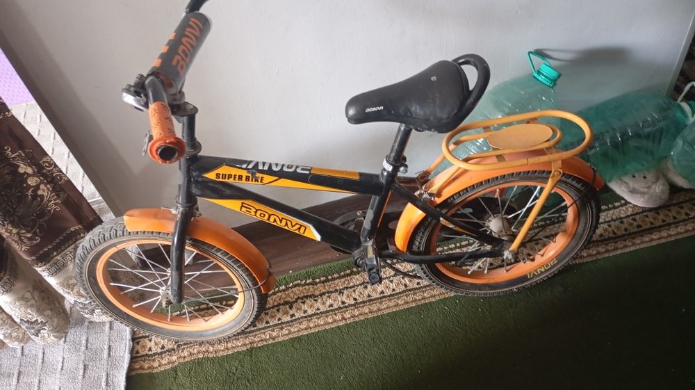 Bolalar velosipedi sotiladi