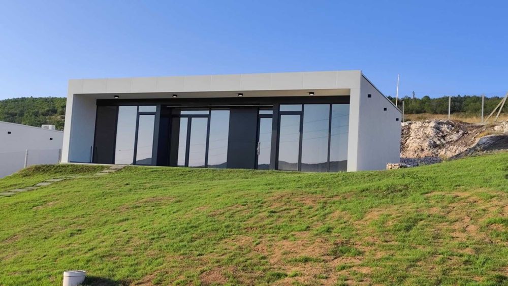 Нискоенергийни къщи до Балчик