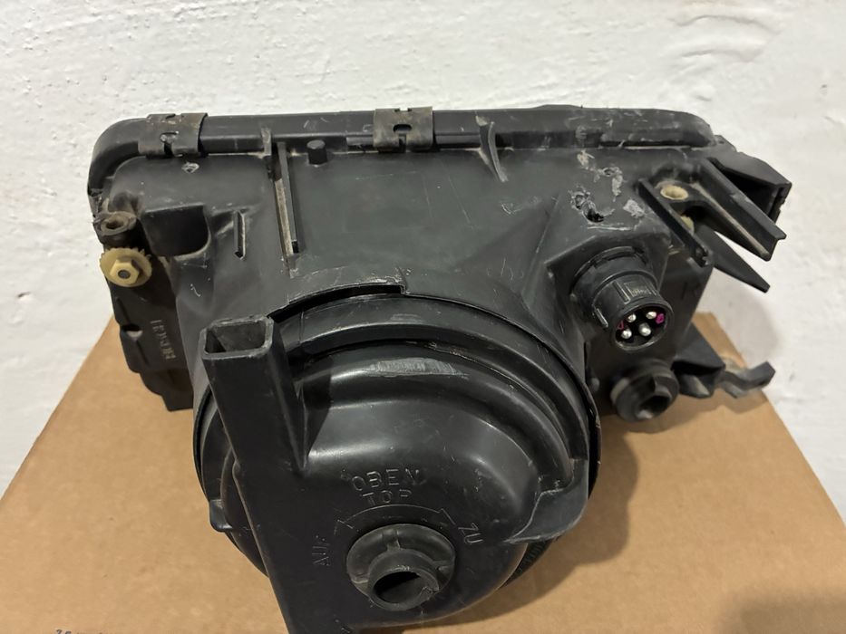 Продам фары Audi 80 B4.