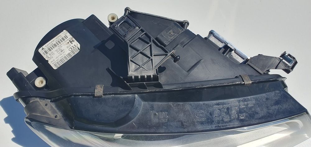 Far Audi a4 b8 Dreapta bi-xenon led Complet
