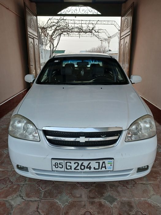 Lasetti 1.8 xolati yaxshi