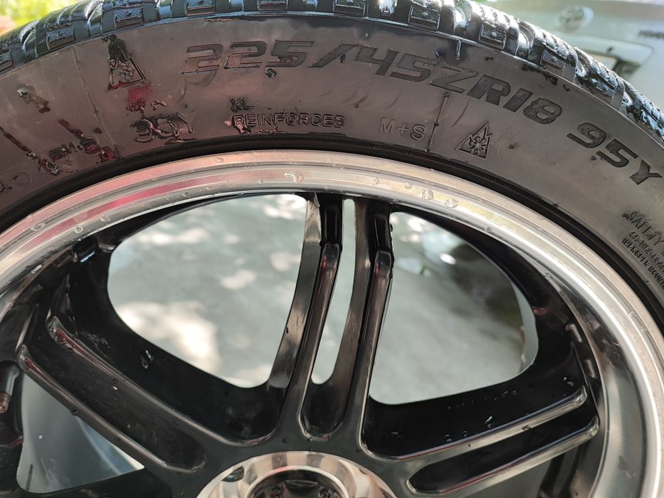 Продам комплект Всесезонная колеса