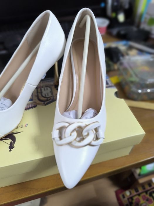 Туфли белые 39 размер