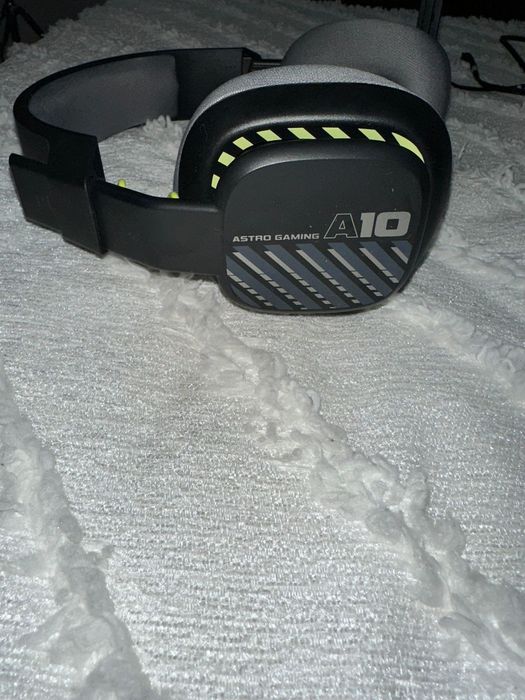 Logitech G29 волан с педали и Astro A10 слушалки