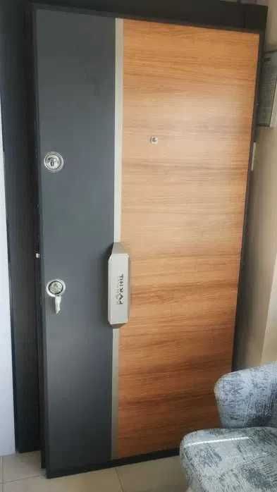 Блиндирани врати от 599 лева. НОВИ и налични.