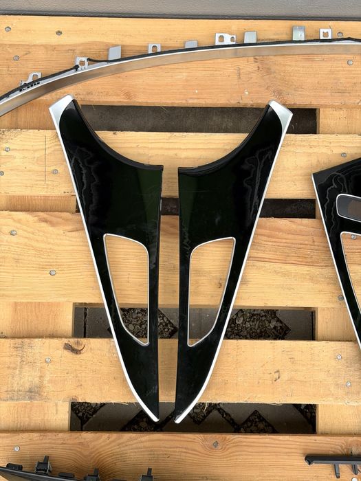 Комплект лайсни Черен Пиано лак AUDI A6 C7 4G ДЕСЕН ВОЛАН