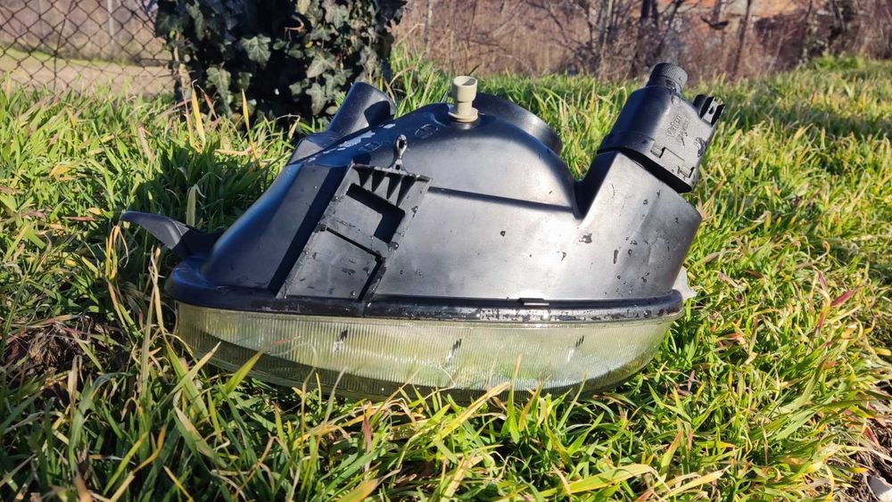 Фарове с машинки Валео Valeo за Опел Корса Б Opel Corsa B