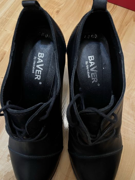 Продается ботильоны ( ботинки)