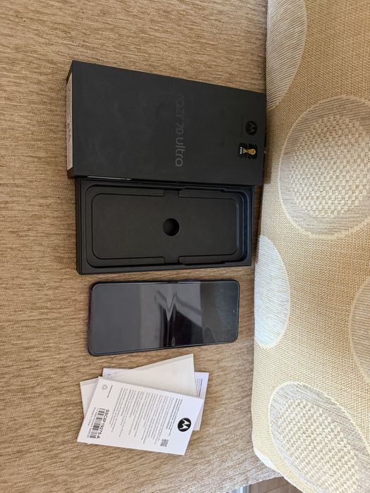 КАТО НОВ 512GB Motorola Razr 70 Ultra  Vivacom Гаранция 2028 г.