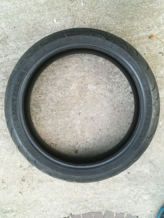 Продавам предна гума за пистов мотор METZELER R17 120/80