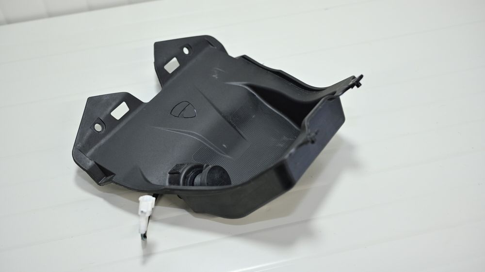 Ducati Monster 937 2021 + Carena cadru plastic undertail