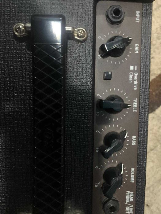Set Chitara Jackson Dinky JS32 DKA cu un Vox Pathfinder 10 si pedala