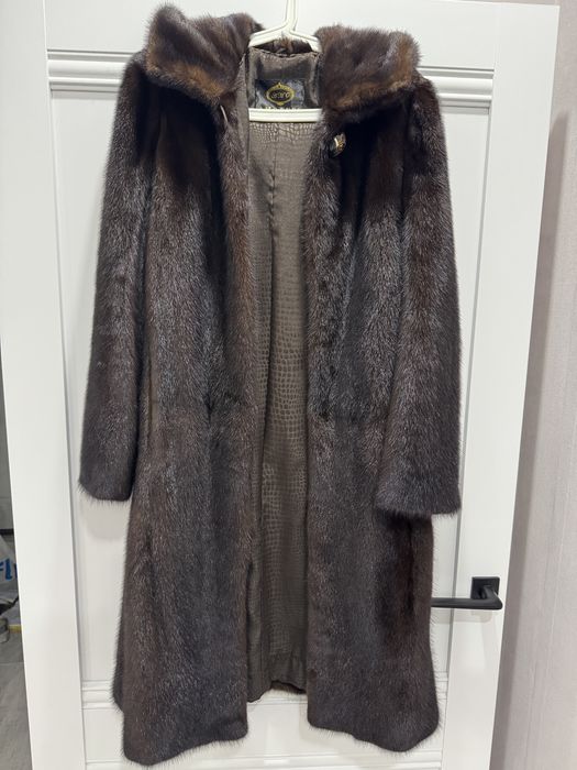 Продам норковую шубу