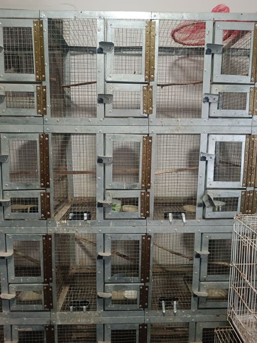 Продаётся вольер подвесной